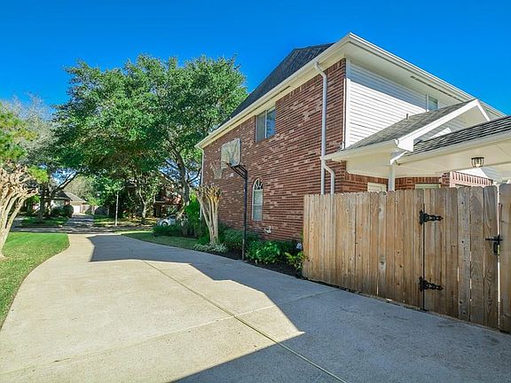 4th image of 4615 Colony Hills Dr