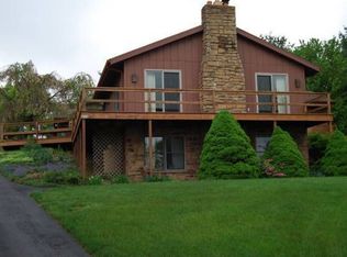 412 Edgehill Dr, Akron, PA 17501