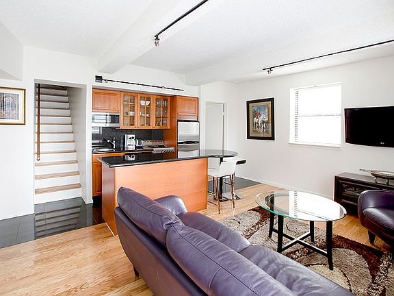 4th image of 150 W 51st St APT 2104