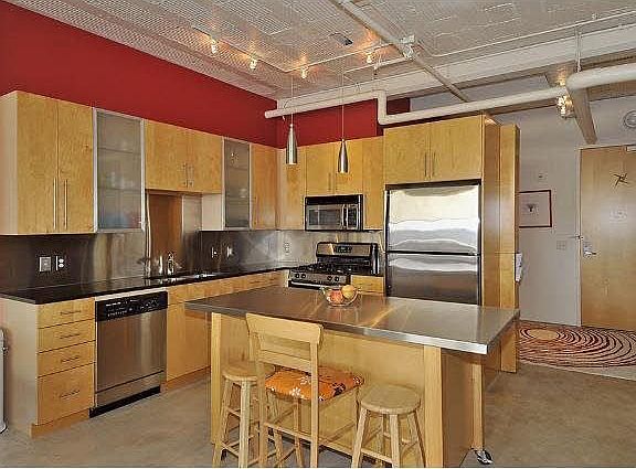 3rd image of 225 9th Street E