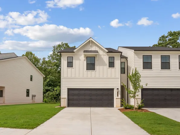 7513 Clover Ln, Flowery Branch, GA 30542