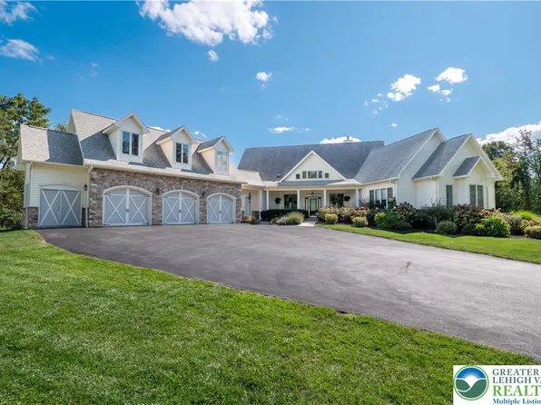 6410 Sweetbriar Ln, Zionsville, PA 18092