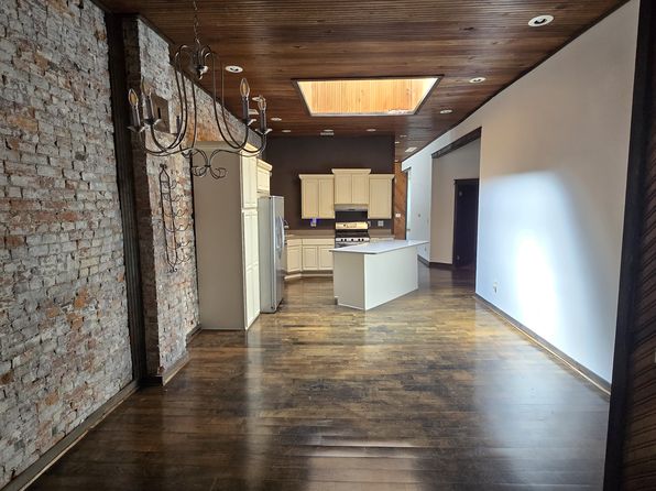 425 1/2 Main St #1