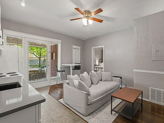 2nd image of 1114 E Armour Blvd #1SW