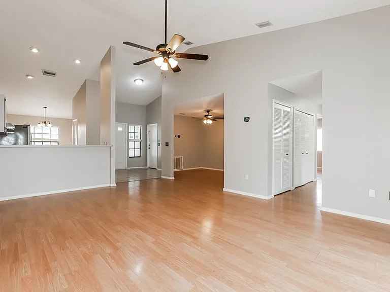 1604 Sanderling Ct — Photo 4