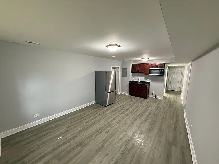 Great Two bed, One bath apartment in Cicero! — Photo 15