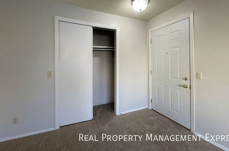 3711 S Cathy Ave #4 — Photo 24