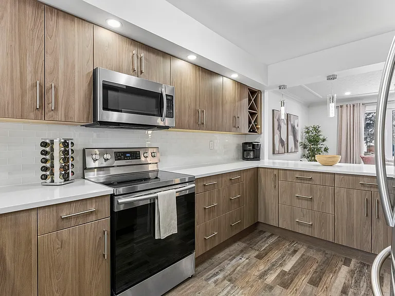 639 Brock St #639 — Photo 12