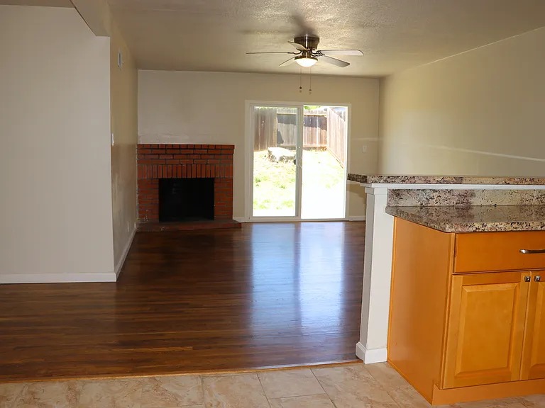 335 Rollingwood Dr — Photo 4
