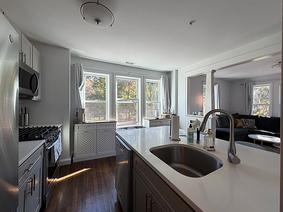 4th image of 4 Dufton Rd #4