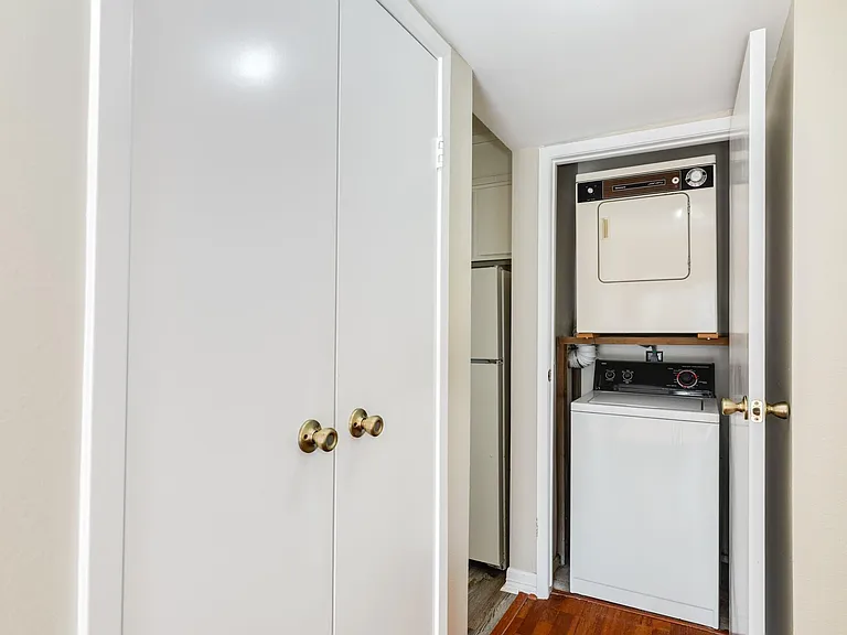 7140 N Holiday Dr — Photo 17