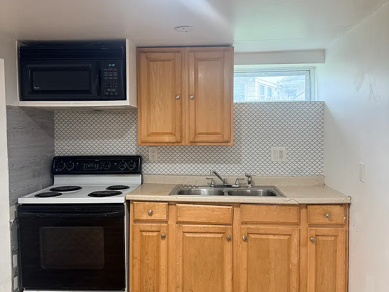 786 New Scotland Ave — Photo 23