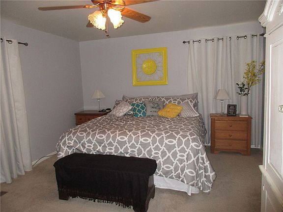 3rd image of 1410 W Avenue B