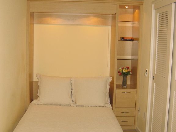 5th image of 403 Main St APT 602N