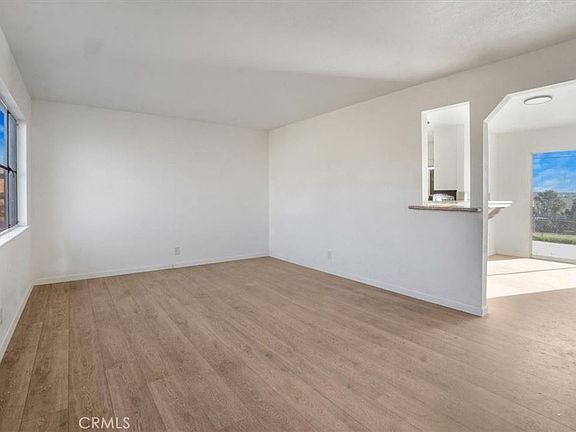 4th image of 661 Patricia Ave