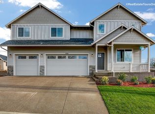 606 N 4th St, Carlton, OR 97111