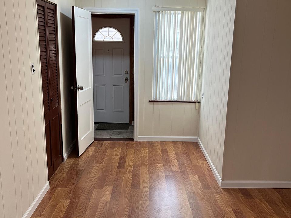 1st image of 10484 111th St