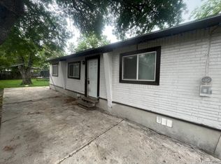 557 N San Dario Ave, San Antonio, TX 78228