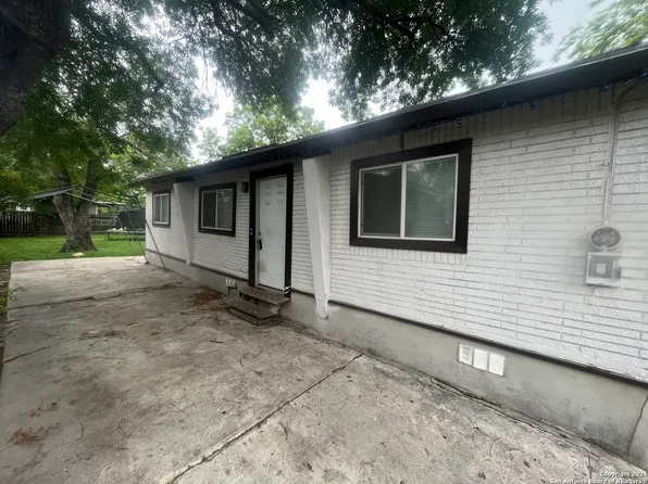 557 N SAN DARIO AVE, San Antonio, TX 78228