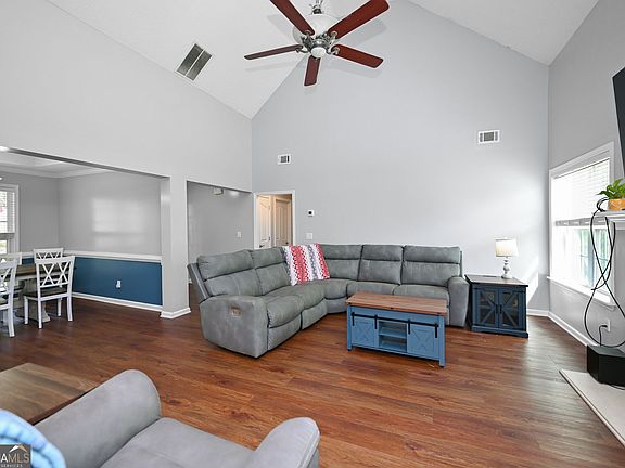 5th image of 42 Meadows Ln