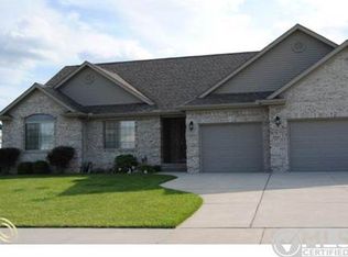 3341 Whisper Ridge Dr, Lapeer, MI 48446