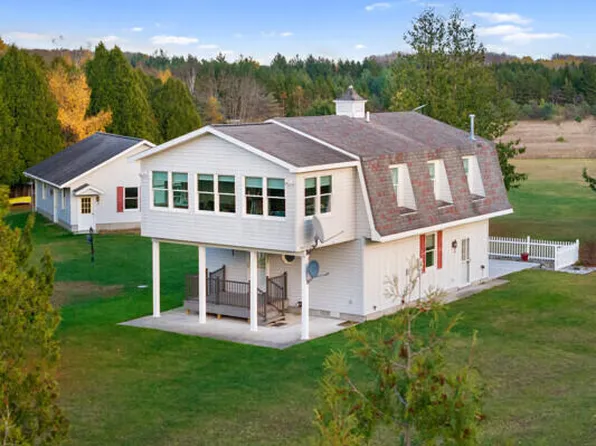 7550 Bushey Rd, Alpena, MI 49707