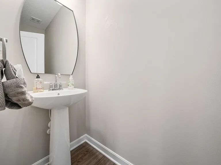 1033 Quarry Oak Dr — Photo 11