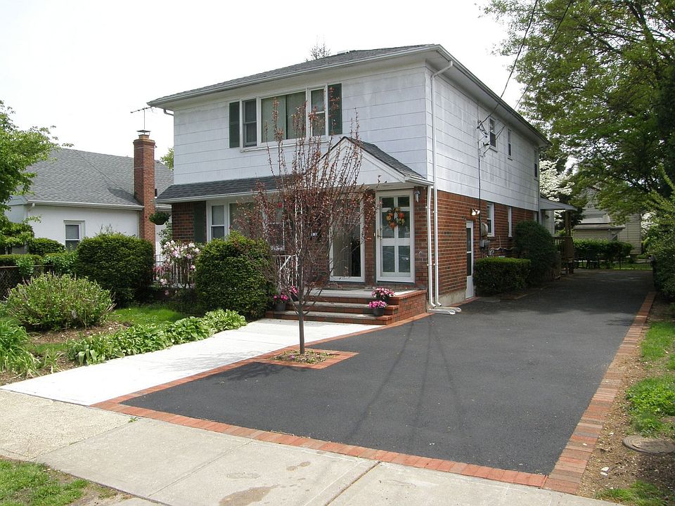 54 5th Ave Front and Side Entrance