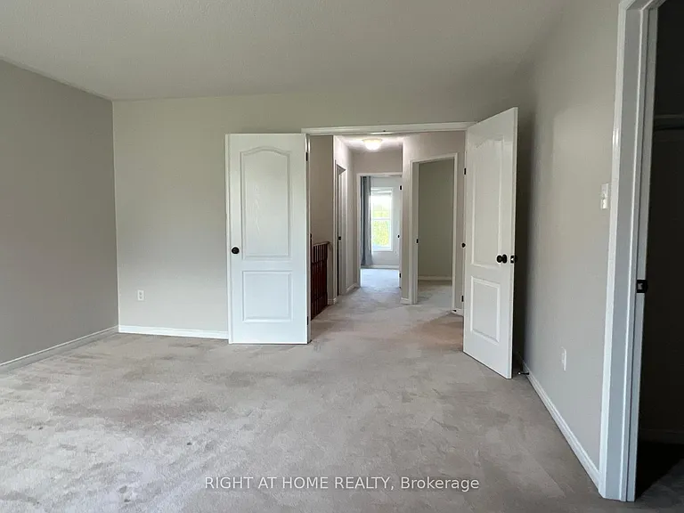 39 Golden Iris Cres — Photo 32