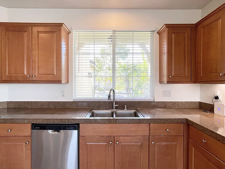 5218 Mariner Dr — Photo 17
