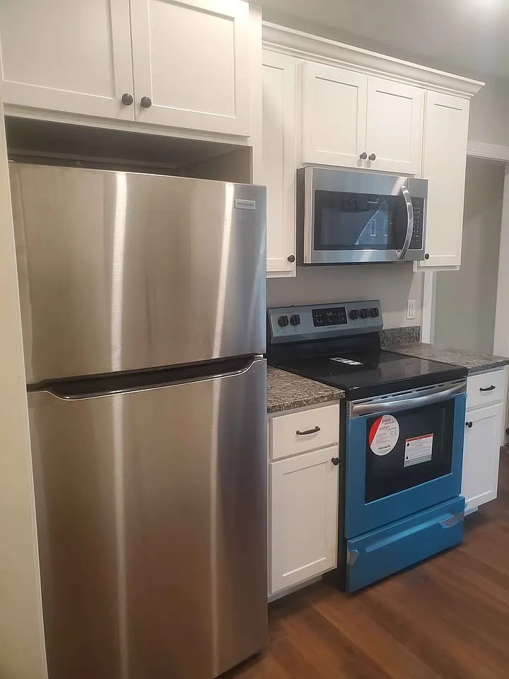 3 bed, 1400 sqft, $2,275 — Photo 2