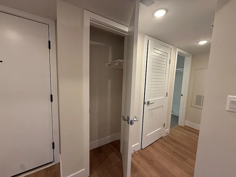 52nd Street Residences — Photo 56