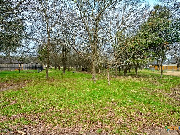 4th image of 11 Broomtail Ct