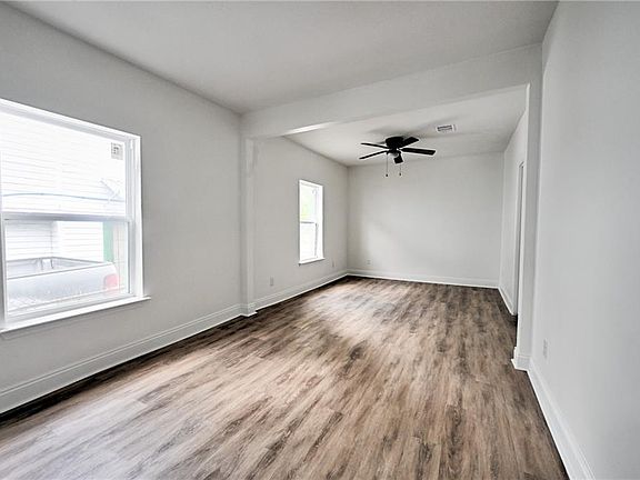 4th image of 9126 Dixon St