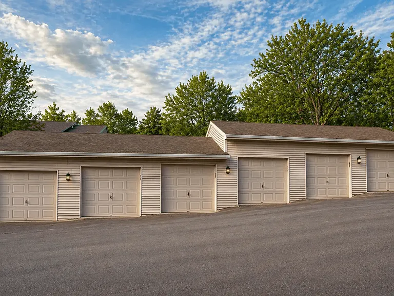 Meadow View Apartments and Townhomes — Photo 34
