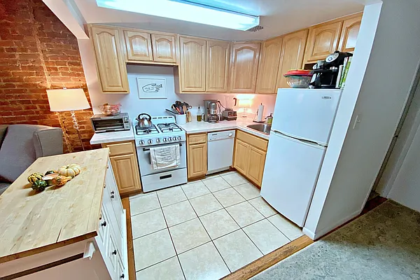 Rented by Douglas Elliman | media 13