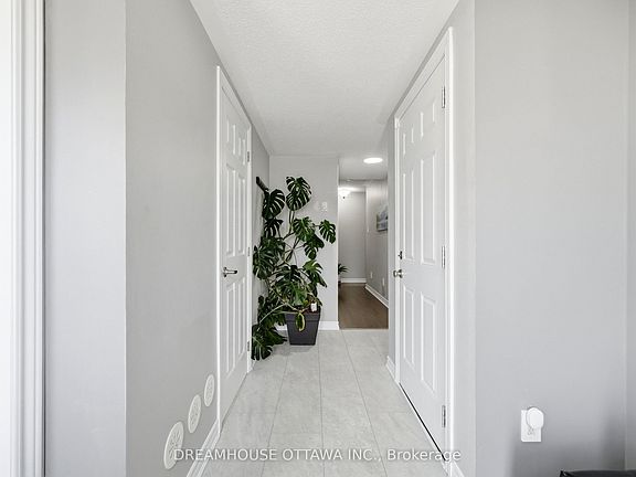 4th image of 124 Pennant Ave