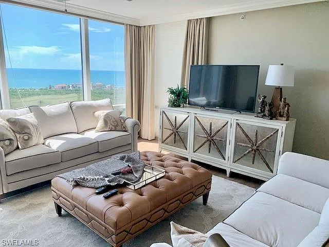 2 bed, 3.0 bath, 2200 sqft, $20,000 — Photo 2