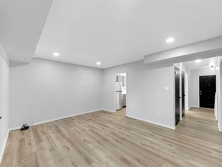 694 5th St — Photo 26