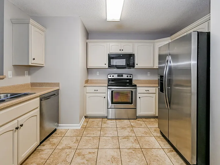 7852 Ridgedale Dr — Photo 8