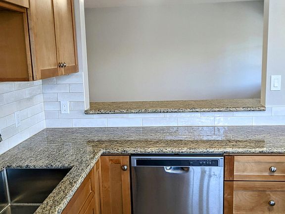 4th image of 2870 Joseph Ave #3