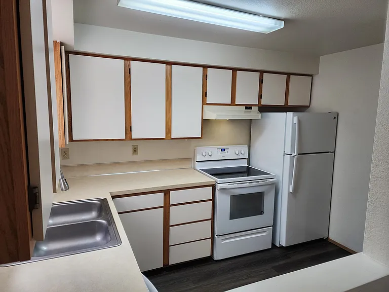 246 SW 15th St — Photo 7