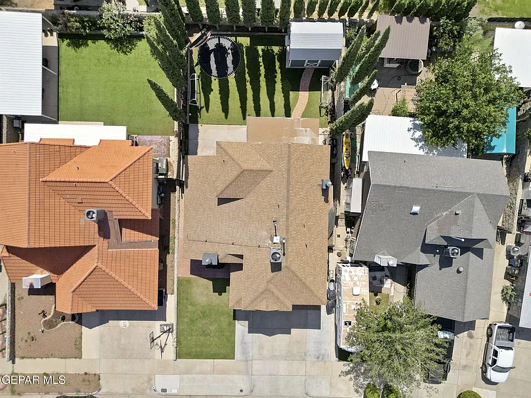 2437 Fletcher Pl — Photo 7