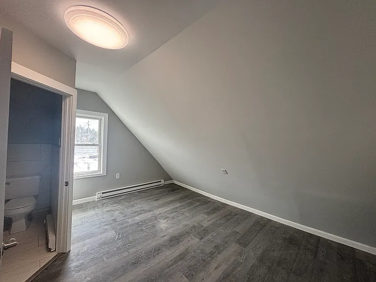 414-418 Main St — Photo 8