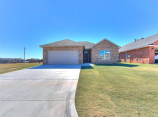 1013 Ridge Dr, Kingfisher, OK 73750