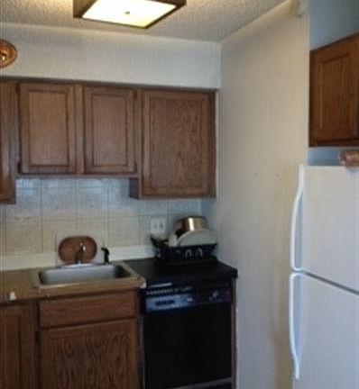 4th image of 114 37th St APT A