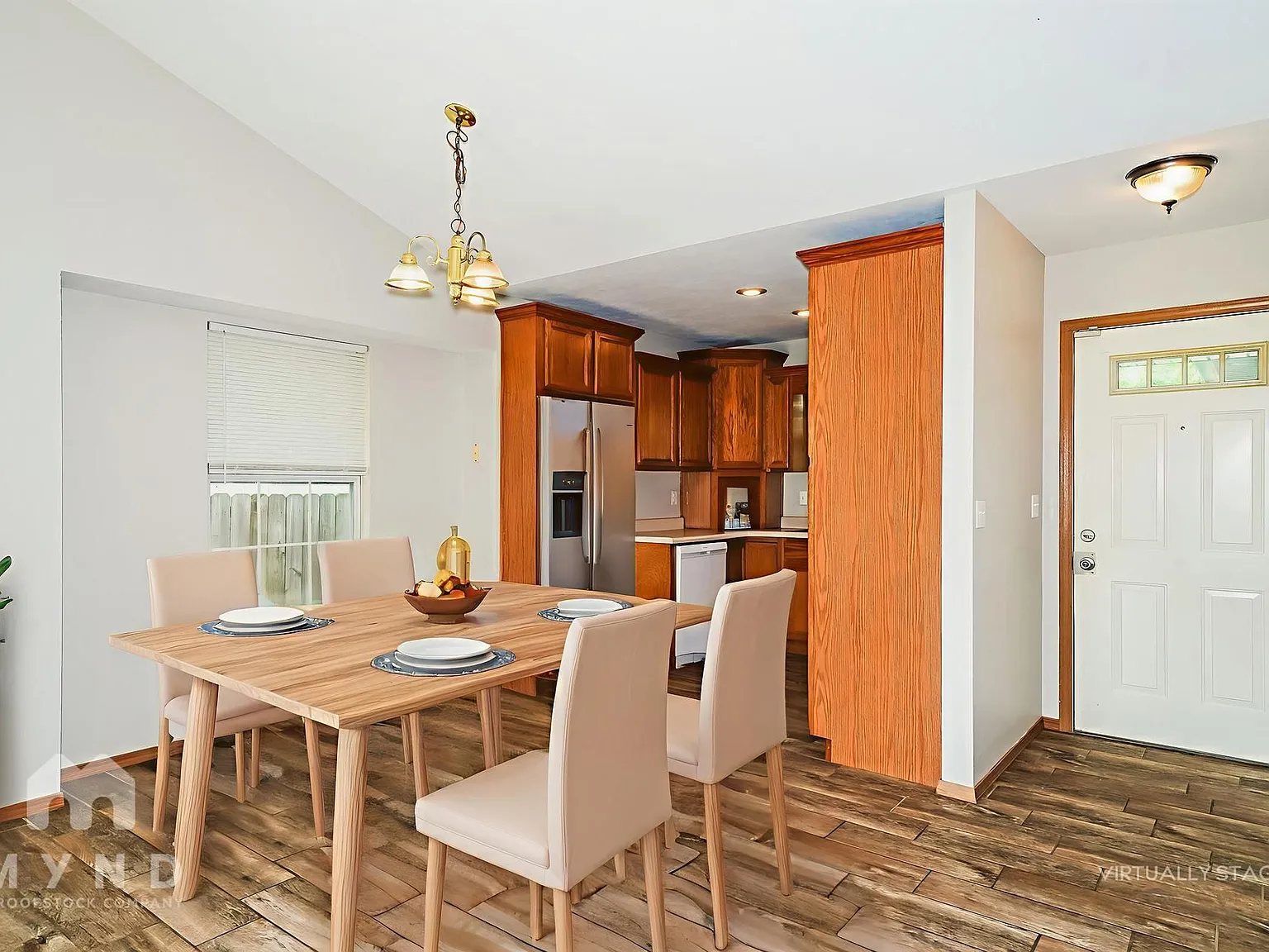 3 bed, 2.0 bath, 1500 sqft, $1,549 — Photo 3