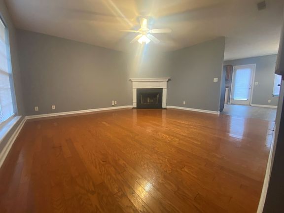 2nd image of 857 Maricopa Dr