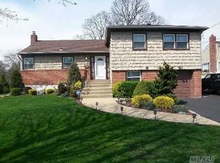 9 Bertha Ln, Massapequa Park, NY 11762