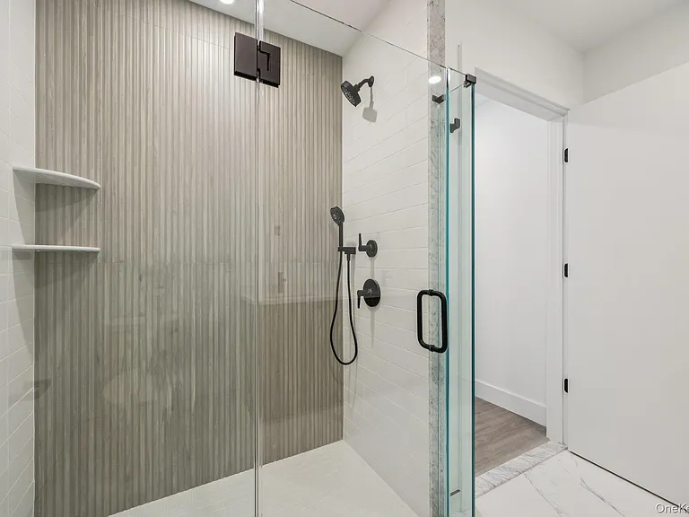 325 Manville #201 — Photo 20